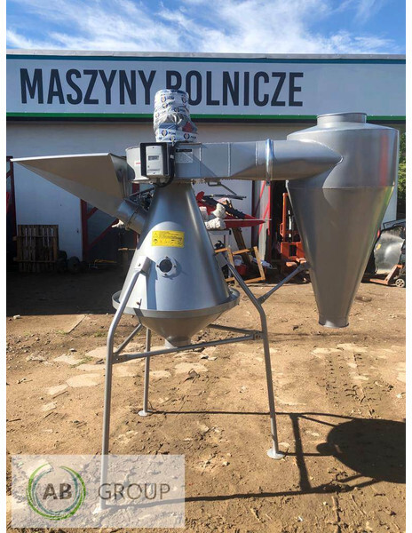 Pom Augustów separator ziarna M502 - Magtisztító gép: 1 kép. Pom Augustów separator ziarna M502 - Magtisztító gép: 1 kép.