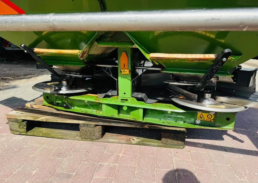 Műtrágyaszóró Amazone ZA-M maxiS: 11 kép. Műtrágyaszóró Amazone ZA-M maxiS: 11 kép.