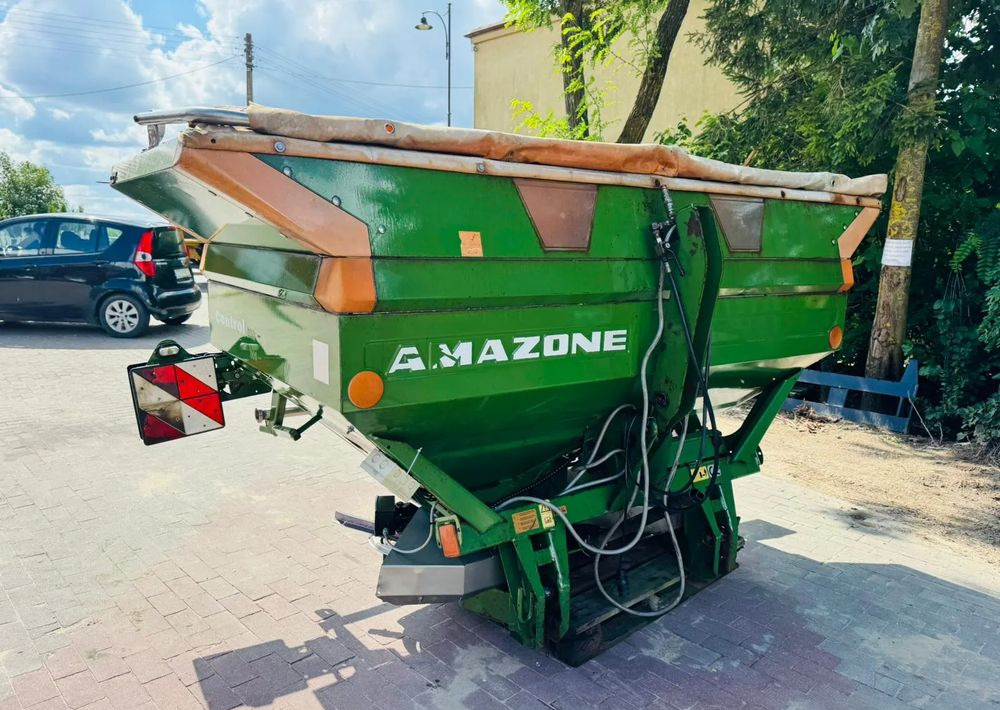 Műtrágyaszóró Amazone ZA-M maxiS: 7 kép. Műtrágyaszóró Amazone ZA-M maxiS: 7 kép.