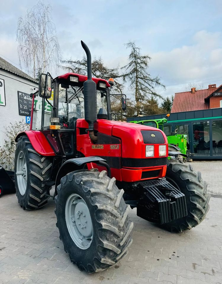 Belarus 1025.3 - Traktor: 2 kép. Belarus 1025.3 - Traktor: 2 kép.
