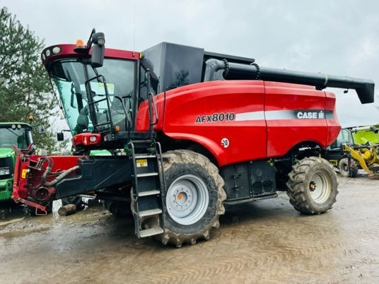 Case IH AFX8010 - Kombájn: 2 kép. Case IH AFX8010 - Kombájn: 2 kép.