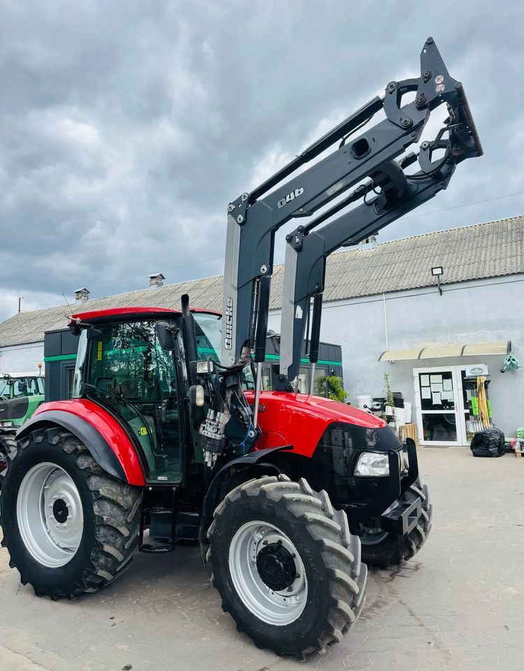 Case IH Farmall 105C - Traktor: 2 kép. Case IH Farmall 105C - Traktor: 2 kép.