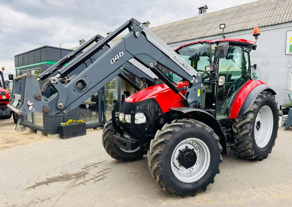 Case IH Farmall 105C - Traktor: 1 kép. Case IH Farmall 105C - Traktor: 1 kép.
