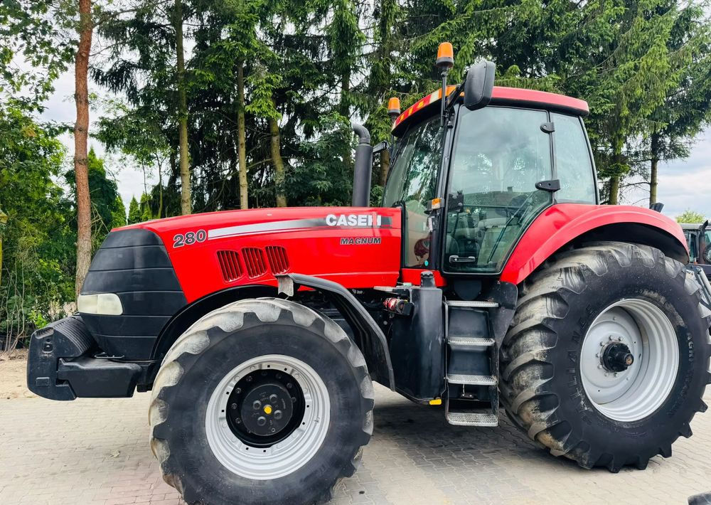 Case IH Magnum 280 - Traktor: 3 kép. Case IH Magnum 280 - Traktor: 3 kép.