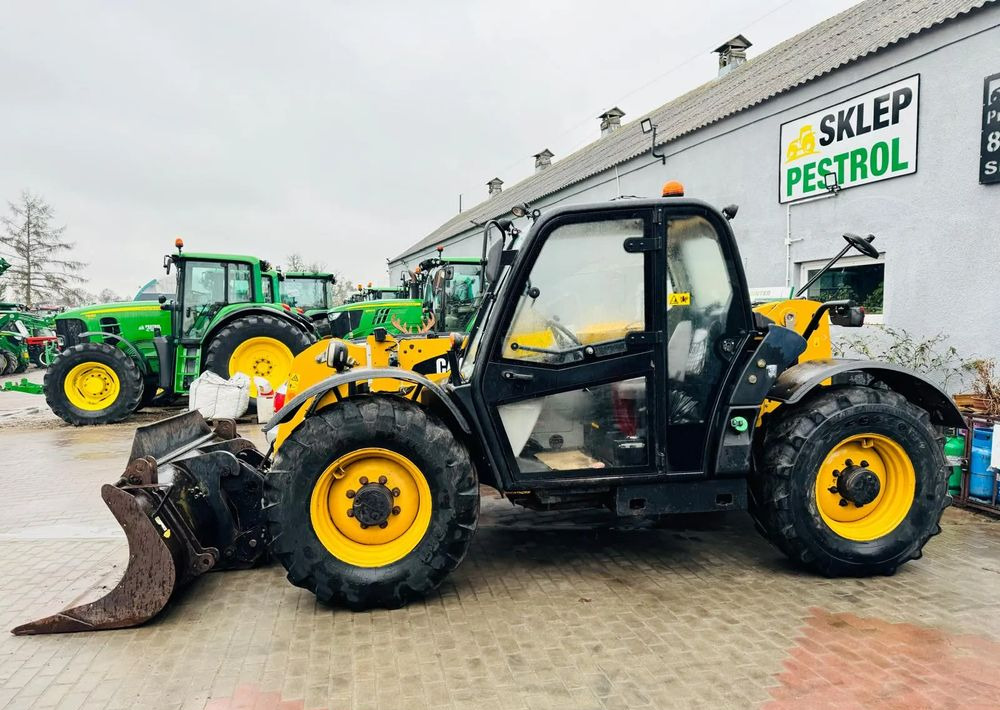 Caterpillar TH 336 - Teleszkópos rakodó: 3 kép. Caterpillar TH 336 - Teleszkópos rakodó: 3 kép.