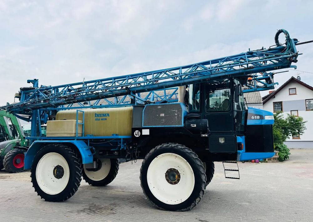 Challenger ROGATOR 618 - Permetezők: 2 kép. Challenger ROGATOR 618 - Permetezők: 2 kép.