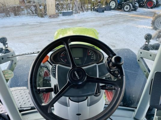 Claas AXION 830 CEBIS - Traktor: 4 kép. Claas AXION 830 CEBIS - Traktor: 4 kép.