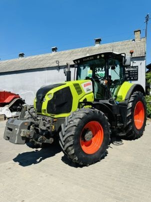 Claas AXION 830 CEBIS - Traktor: 2 kép. Claas AXION 830 CEBIS - Traktor: 2 kép.