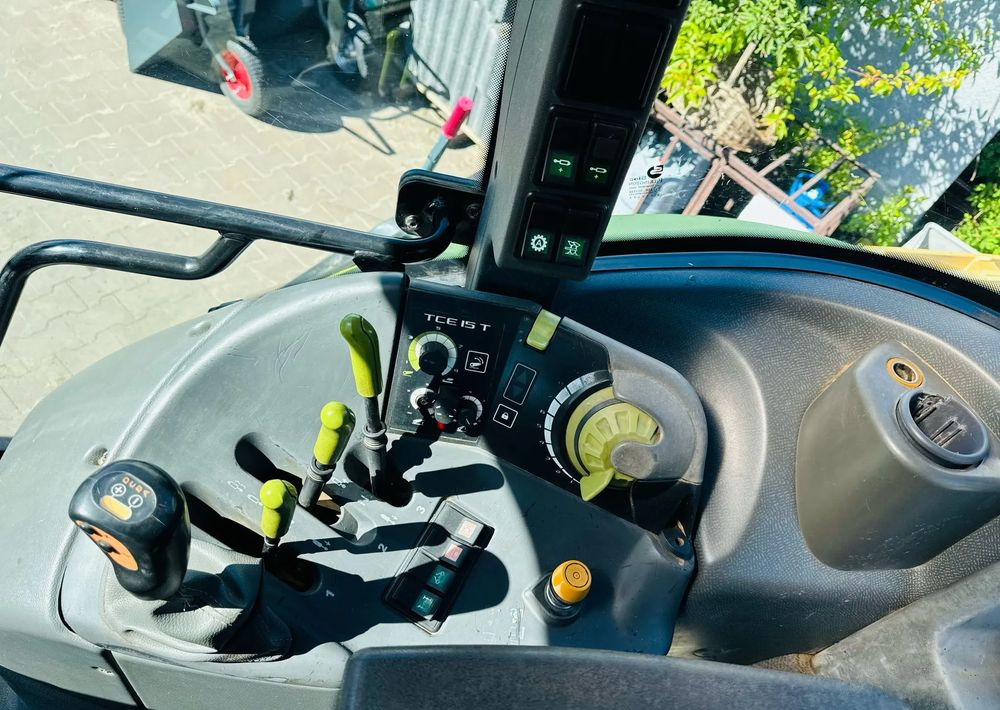 Claas Arion 410 - Traktor: 5 kép. Claas Arion 410 - Traktor: 5 kép.
