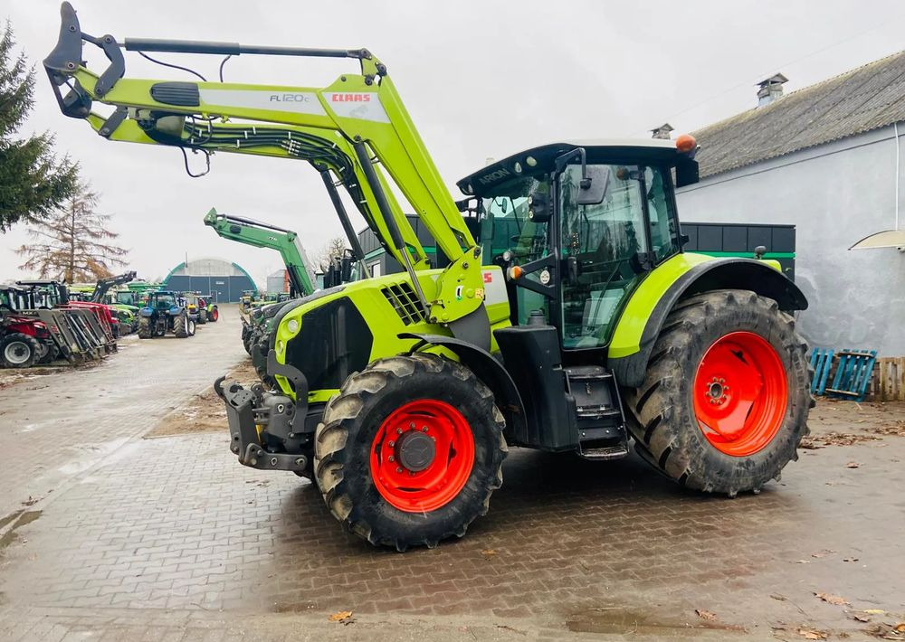 Claas Arion 620 - Traktor: 2 kép. Claas Arion 620 - Traktor: 2 kép.