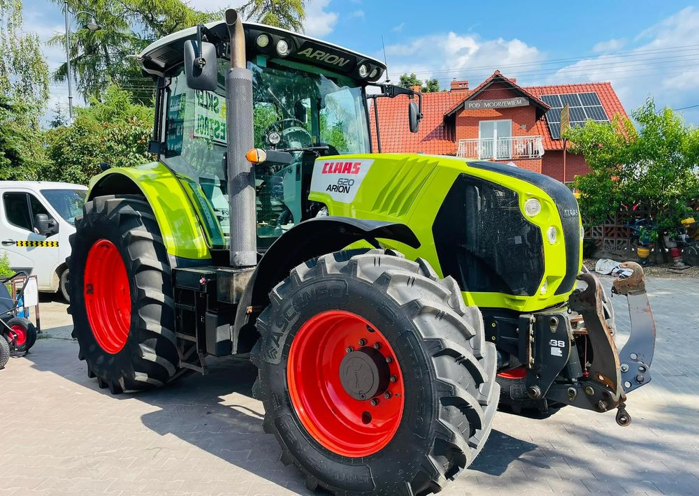 Claas Arion 620 - Traktor: 1 kép. Claas Arion 620 - Traktor: 1 kép.