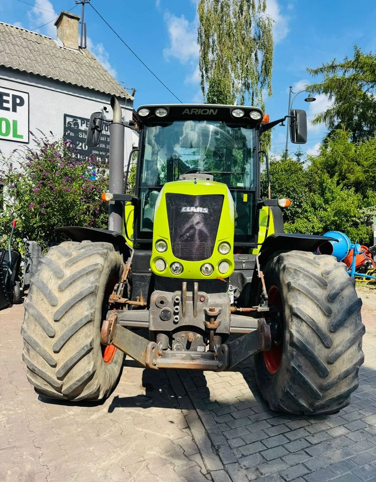 Claas Arion 640 - Traktor: 2 kép. Claas Arion 640 - Traktor: 2 kép.