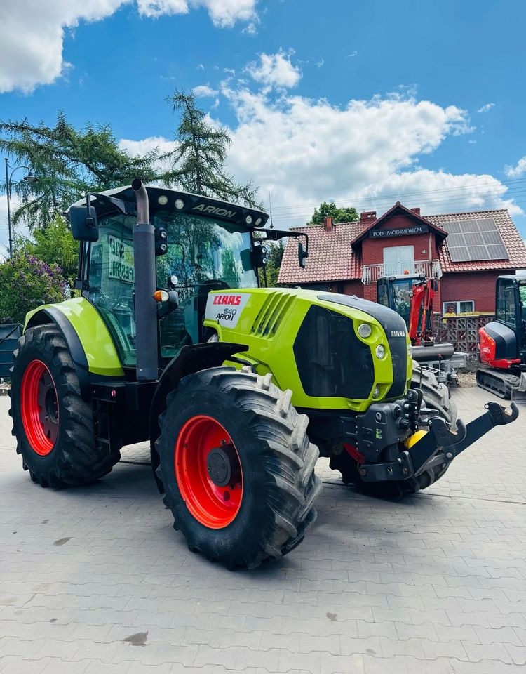 Claas Arion 640 - Traktor: 4 kép. Claas Arion 640 - Traktor: 4 kép.