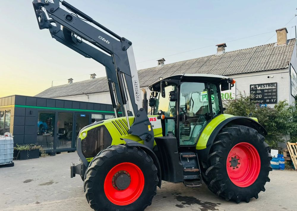 Claas Arion 650 - Traktor: 2 kép. Claas Arion 650 - Traktor: 2 kép.