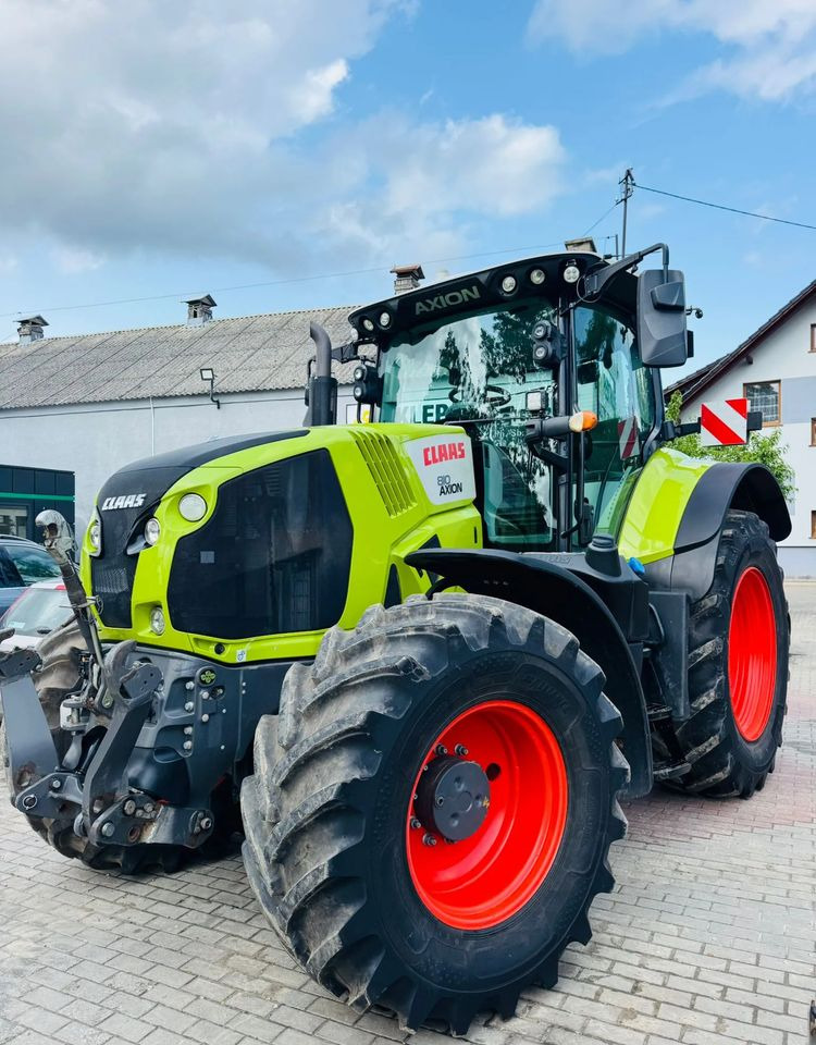 Claas Axion 810 CMATIC - Traktor: 1 kép. Claas Axion 810 CMATIC - Traktor: 1 kép.