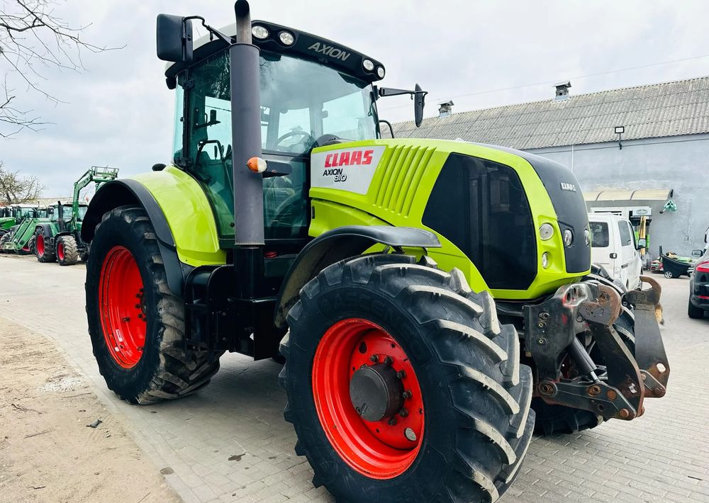 Claas Axion 810 - Traktor: 4 kép. Claas Axion 810 - Traktor: 4 kép.