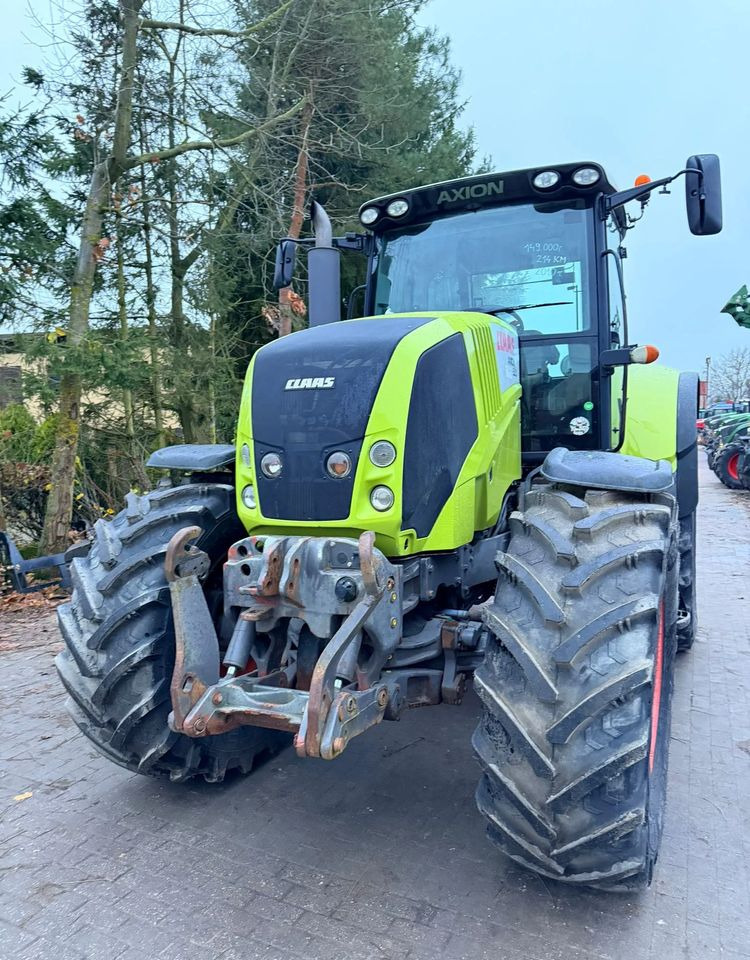 Claas Axion 810 - Traktor: 2 kép. Claas Axion 810 - Traktor: 2 kép.
