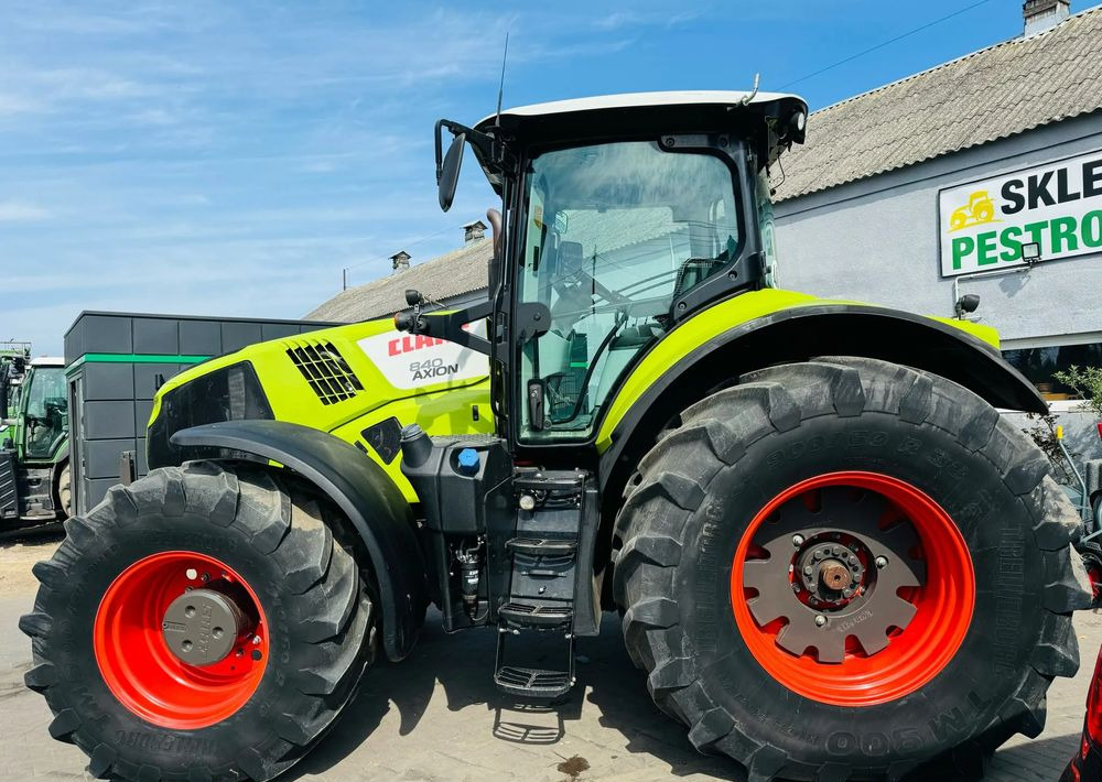 Claas Axion 840 - Traktor: 3 kép. Claas Axion 840 - Traktor: 3 kép.