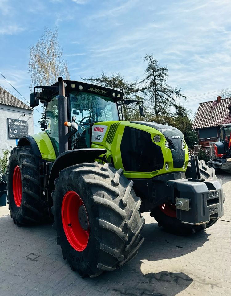 Claas Axion 840 - Traktor: 2 kép. Claas Axion 840 - Traktor: 2 kép.