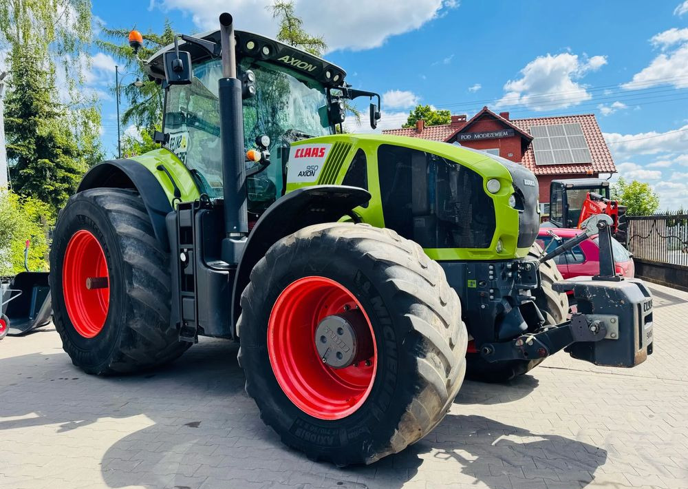 Claas Axion 950 CMATIC - Traktor: 3 kép. Claas Axion 950 CMATIC - Traktor: 3 kép.