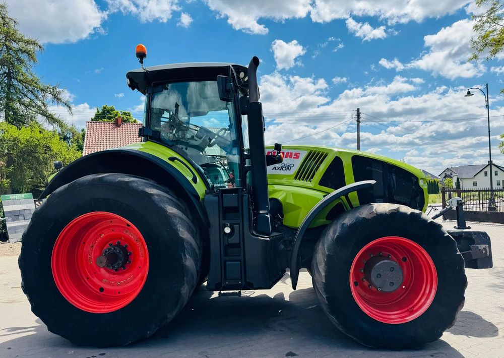 Claas Axion 950 CMATIC - Traktor: 2 kép. Claas Axion 950 CMATIC - Traktor: 2 kép.
