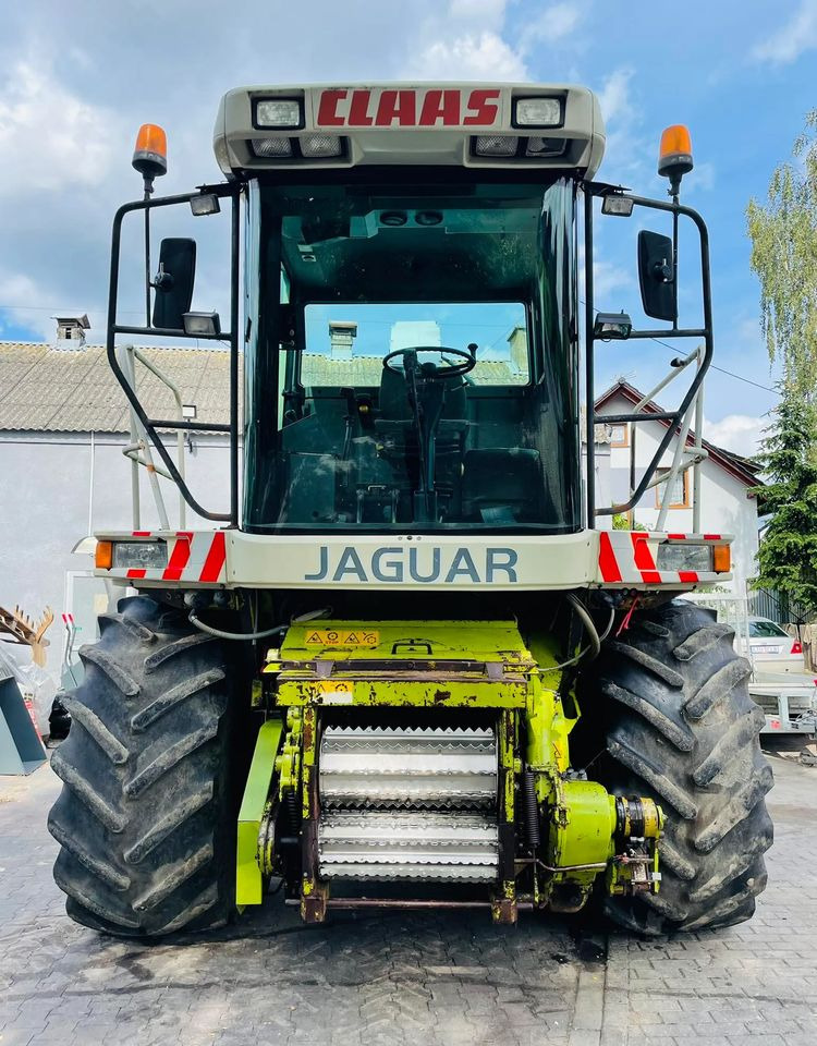 Claas Jaguar 880 - Önjáró szecskázógép: 3 kép. Claas Jaguar 880 - Önjáró szecskázógép: 3 kép.