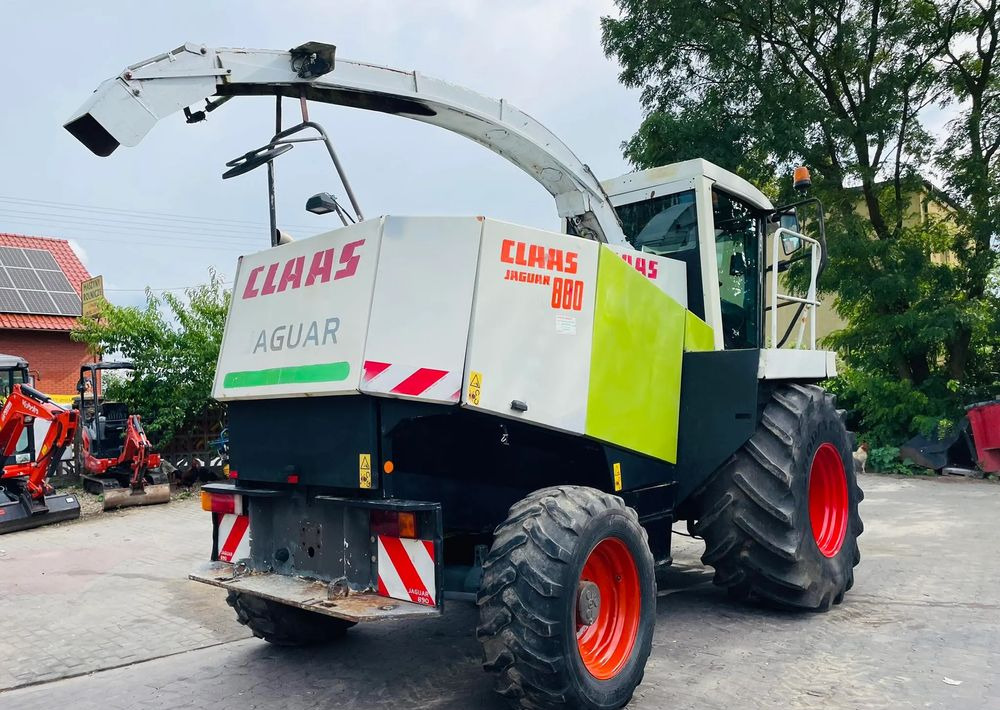 Claas Jaguar 880 - Önjáró szecskázógép: 4 kép. Claas Jaguar 880 - Önjáró szecskázógép: 4 kép.