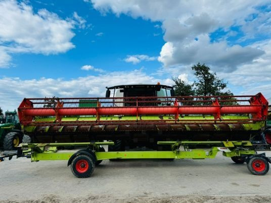 Claas LEXION 750 - Kombájn: 2 kép. Claas LEXION 750 - Kombájn: 2 kép.