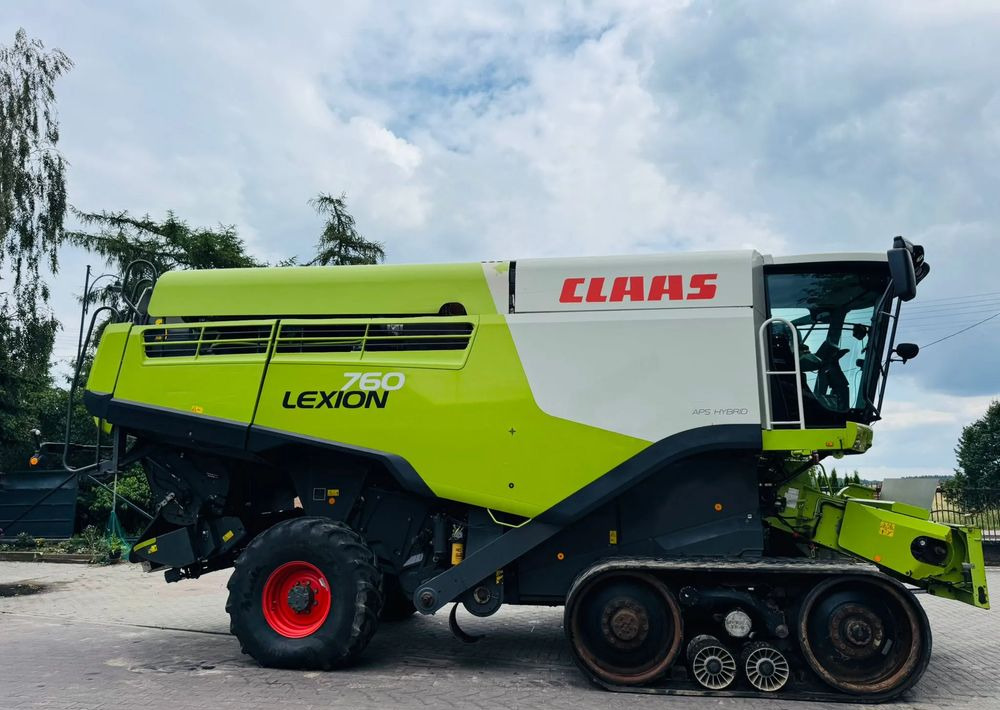 Claas Lexion 760 APS - Kombájn: 3 kép. Claas Lexion 760 APS - Kombájn: 3 kép.