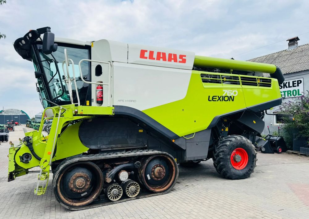 Claas Lexion 760 APS - Kombájn: 1 kép. Claas Lexion 760 APS - Kombájn: 1 kép.