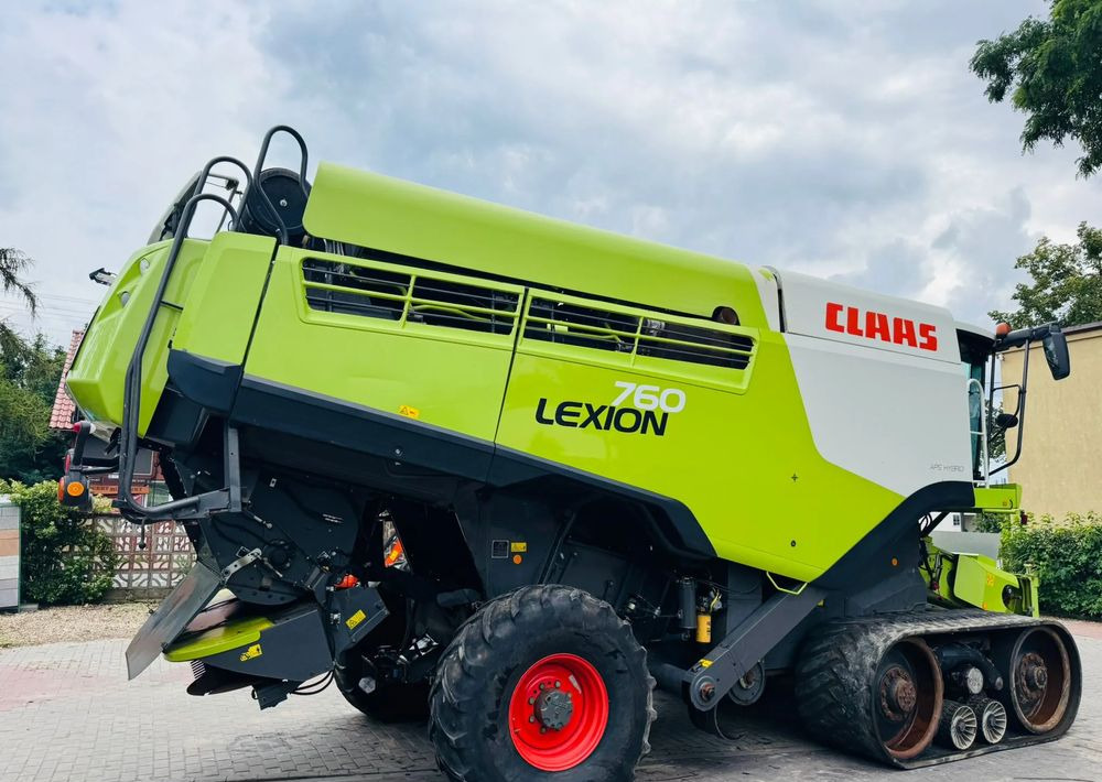Claas Lexion 760 APS - Kombájn: 4 kép. Claas Lexion 760 APS - Kombájn: 4 kép.