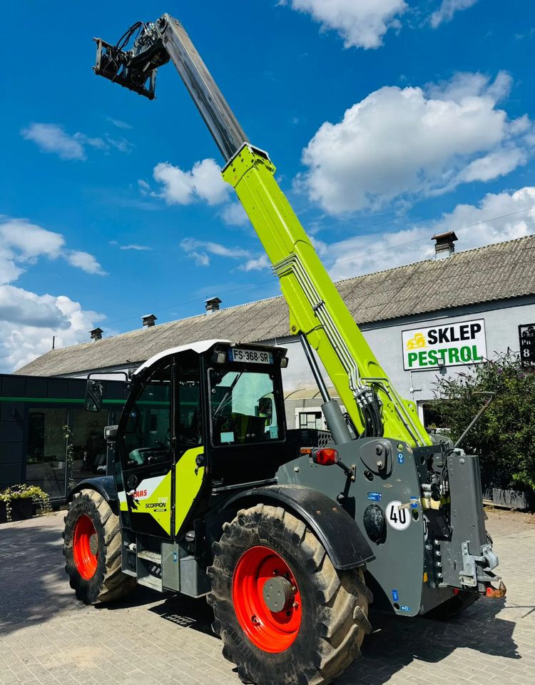 Claas Scorpion 732 VARIPOWER - Teleszkópos rakodó: 3 kép. Claas Scorpion 732 VARIPOWER - Teleszkópos rakodó: 3 kép.