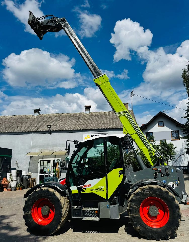 Claas Scorpion 732 VARIPOWER - Teleszkópos rakodó: 2 kép. Claas Scorpion 732 VARIPOWER - Teleszkópos rakodó: 2 kép.
