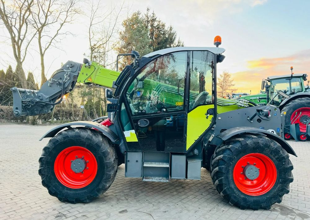 Claas Scorpion 746 Varipower - Teleszkópos rakodó: 1 kép. Claas Scorpion 746 Varipower - Teleszkópos rakodó: 1 kép.