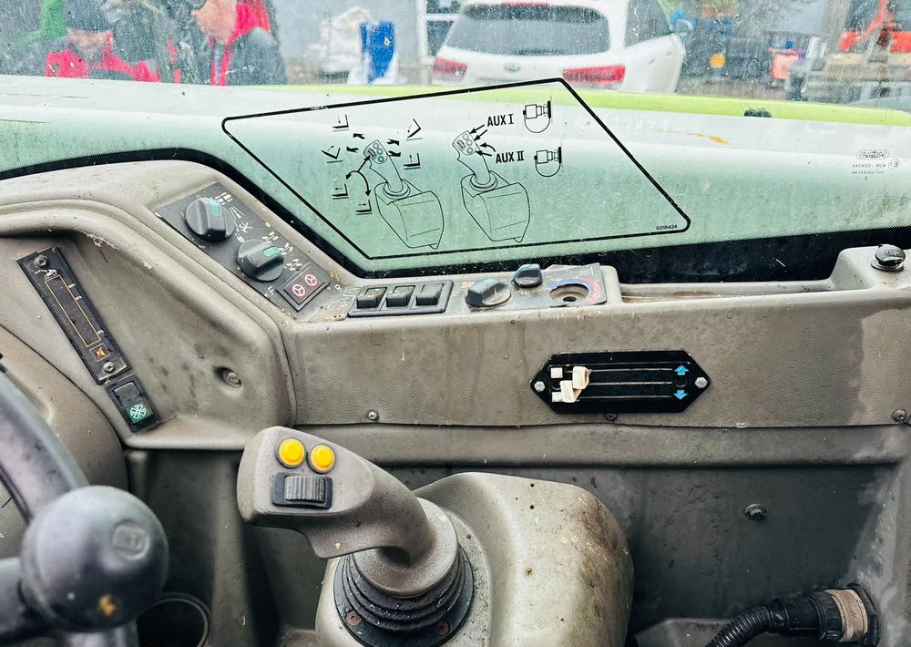 Teleszkópos rakodó Claas TARGO K50: 8 kép. Teleszkópos rakodó Claas TARGO K50: 8 kép.