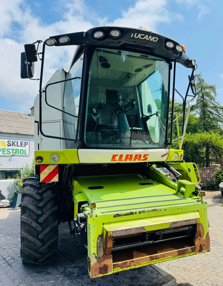 Claas Tucano 450 - Kombájn: 3 kép. Claas Tucano 450 - Kombájn: 3 kép.