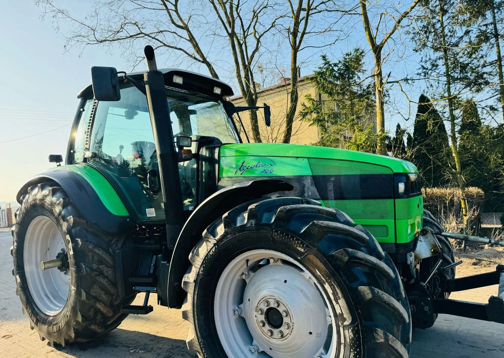 Deutz-Fahr Agrotron 200 - Traktor: 4 kép. Deutz-Fahr Agrotron 200 - Traktor: 4 kép.