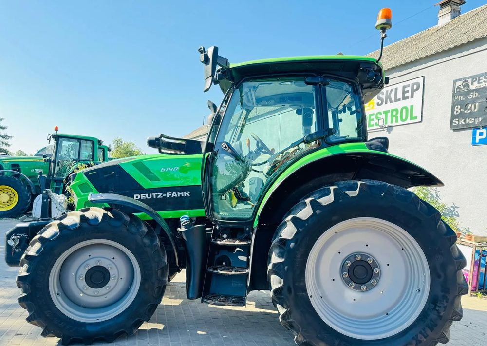 Deutz-Fahr Agrotron 6140 - Traktor: 1 kép. Deutz-Fahr Agrotron 6140 - Traktor: 1 kép.