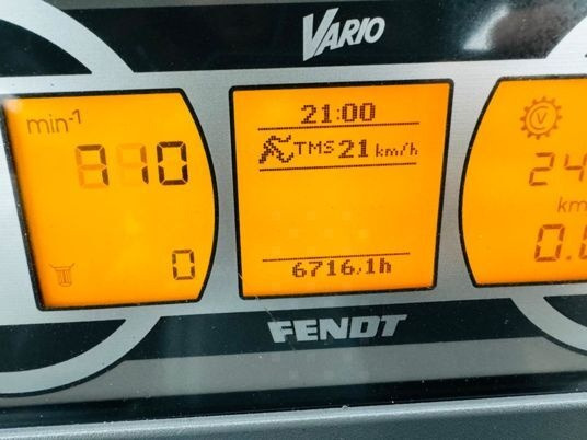 Fendt 211 VARIO TMS - Traktor: 2 kép. Fendt 211 VARIO TMS - Traktor: 2 kép.