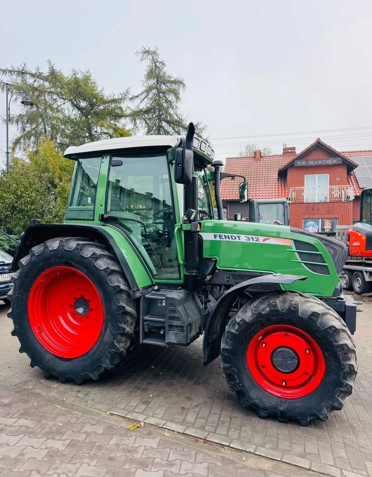 Fendt 312 Vario - Traktor: 3 kép. Fendt 312 Vario - Traktor: 3 kép.