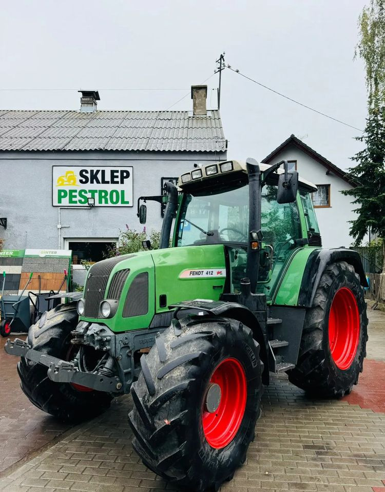 Fendt 412 Vario - Traktor: 2 kép. Fendt 412 Vario - Traktor: 2 kép.