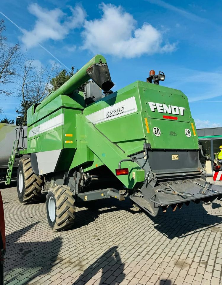 Fendt 5220E - Kombájn: 3 kép. Fendt 5220E - Kombájn: 3 kép.