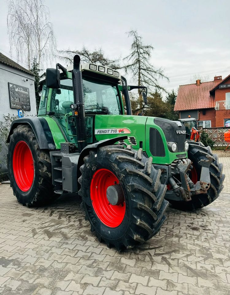 Fendt 718 Vario TMS - Traktor: 4 kép. Fendt 718 Vario TMS - Traktor: 4 kép.