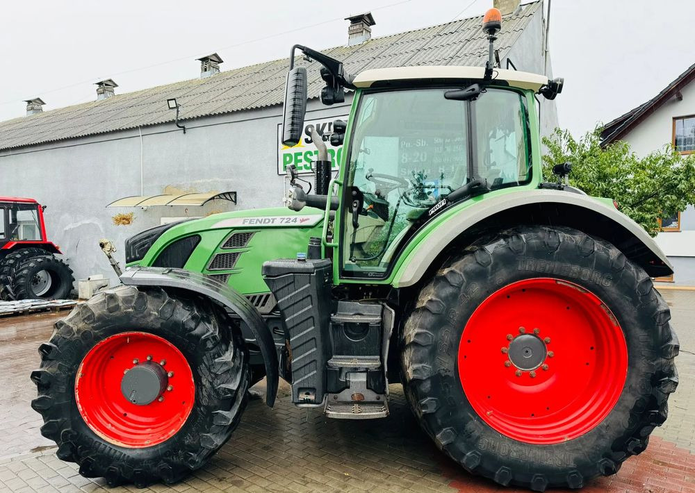 Fendt 724 VARIO PROFI - Traktor: 5 kép. Fendt 724 VARIO PROFI - Traktor: 5 kép.