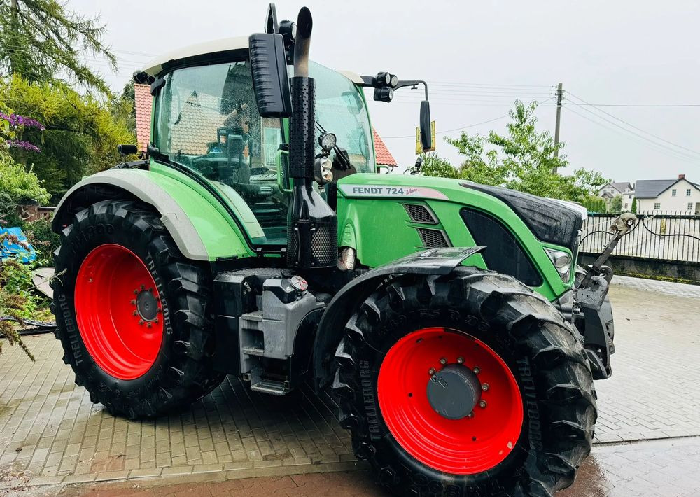 Fendt 724 VARIO PROFI - Traktor: 4 kép. Fendt 724 VARIO PROFI - Traktor: 4 kép.