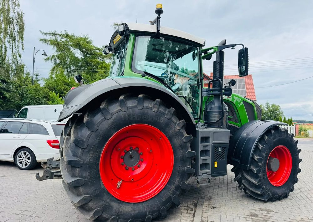 Fendt 828 Vario Profi Plus - Traktor: 2 kép. Fendt 828 Vario Profi Plus - Traktor: 2 kép.