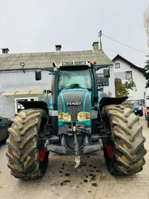 Fendt 926 VARIO - Traktor: 2 kép. Fendt 926 VARIO - Traktor: 2 kép.