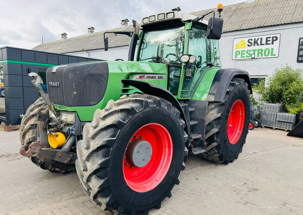 Fendt 926 Vario - Traktor: 3 kép. Fendt 926 Vario - Traktor: 3 kép.