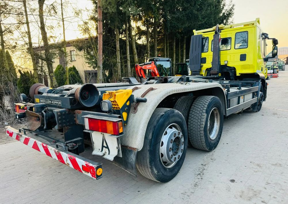 Iveco STRALIS - Horgos rakodó teherautó: 2 kép. Iveco STRALIS - Horgos rakodó teherautó: 2 kép.