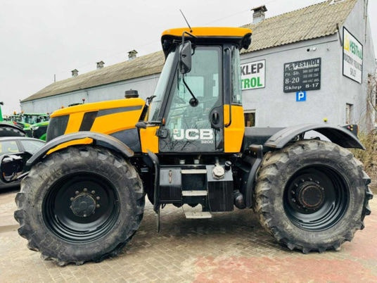 JCB Fastrac 3200 80KM/H 2014 rok! 215 KONI! Zobacz! 3230,4220,3185 - Traktor: 3 kép. JCB Fastrac 3200 80KM/H 2014 rok! 215 KONI! Zobacz! 3230,4220,3185 - Traktor: 3 kép.
